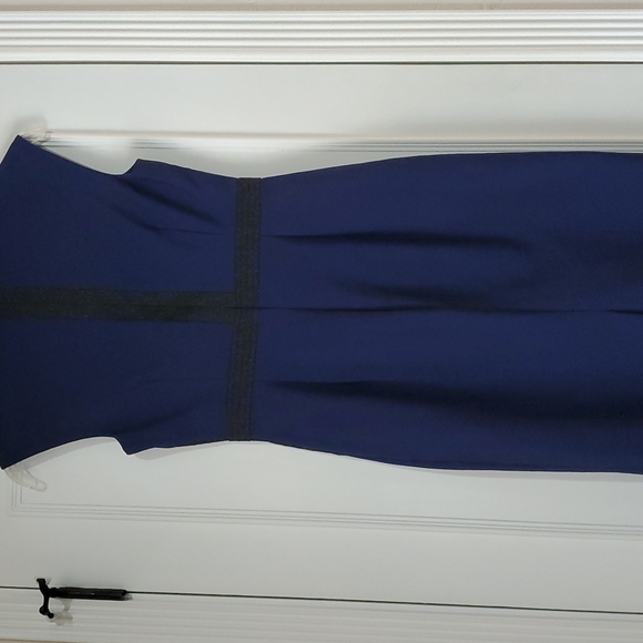 Dress - Picture 5 of 8